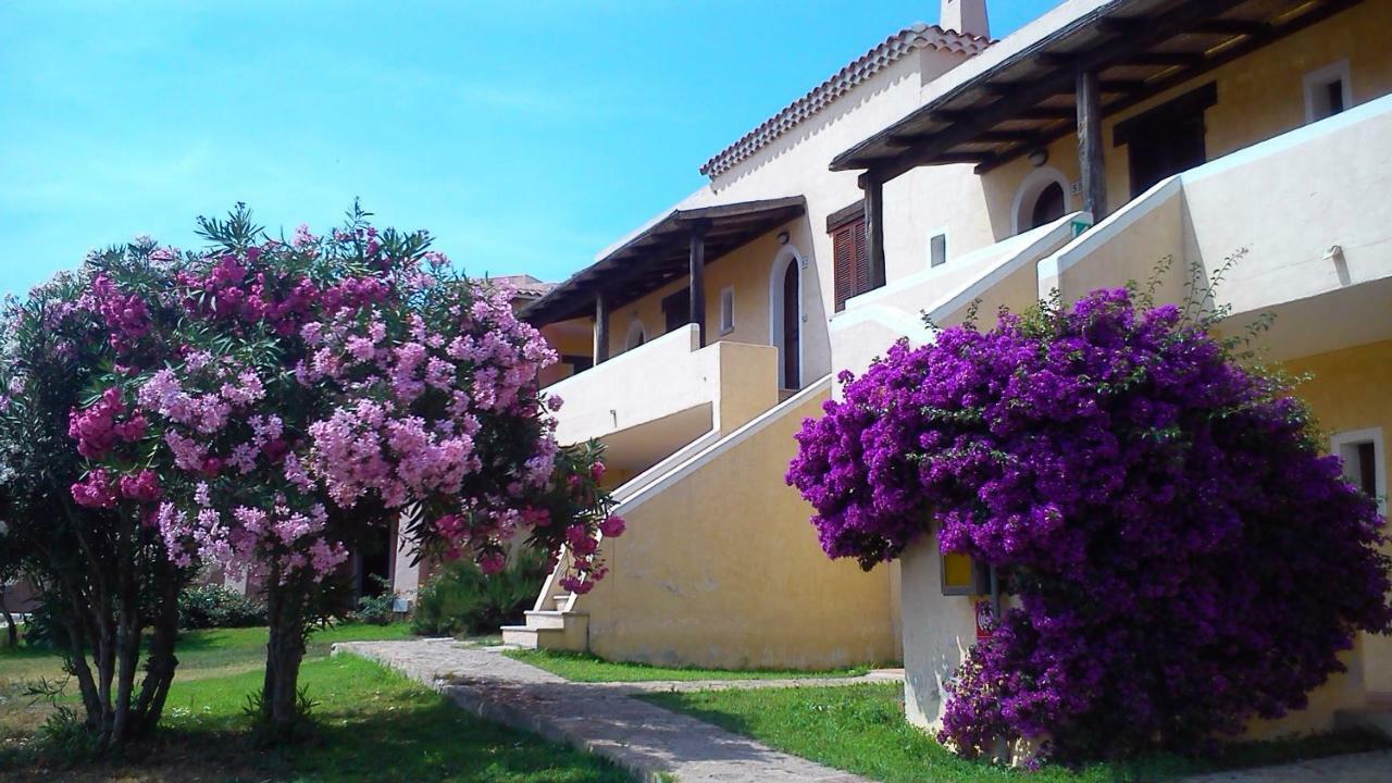 Le Corti Di Marinella Aparthotel Marinella  Ngoại thất bức ảnh